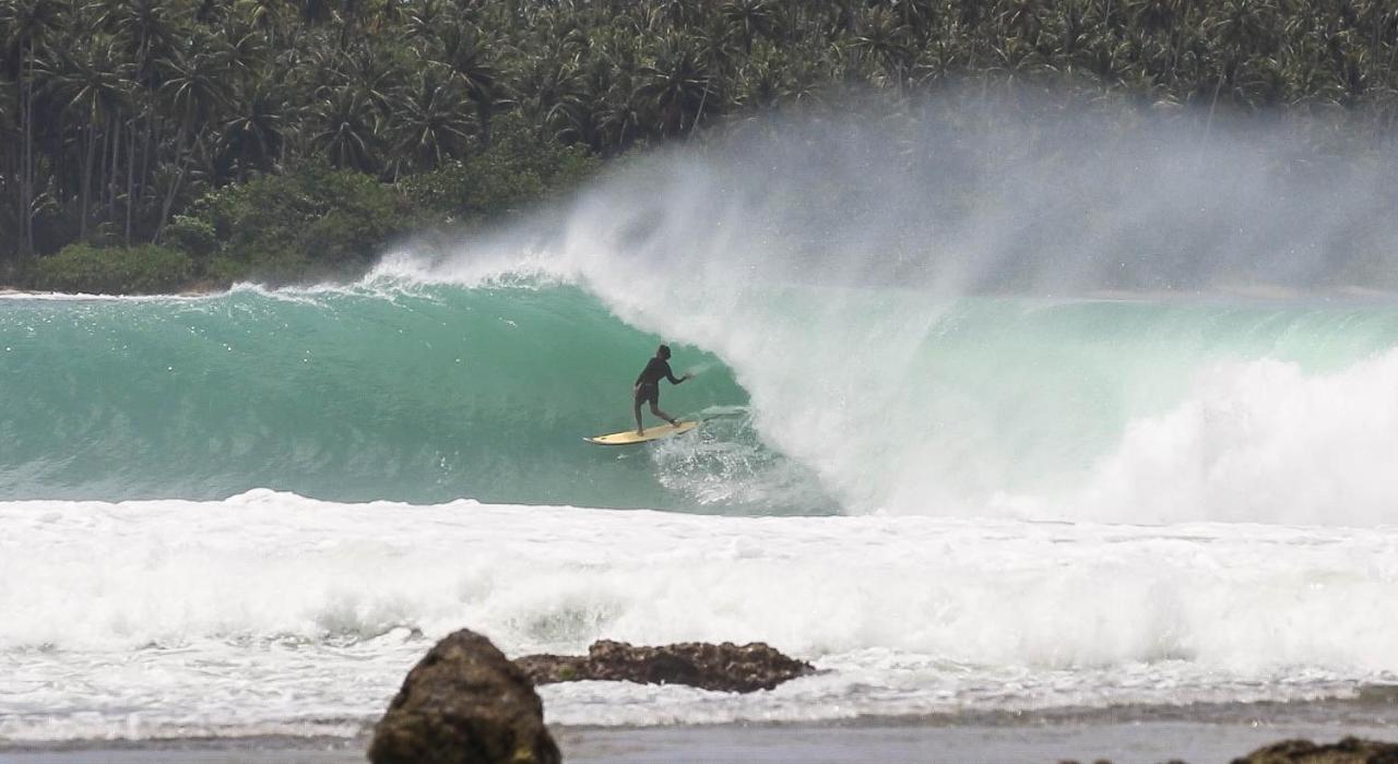 Nias Surf Stay Lagudri Exterior photo