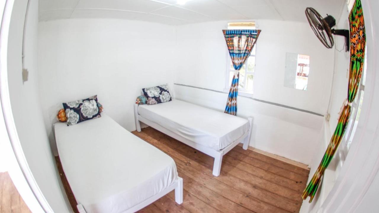 Nias Surf Stay Lagudri Exterior photo