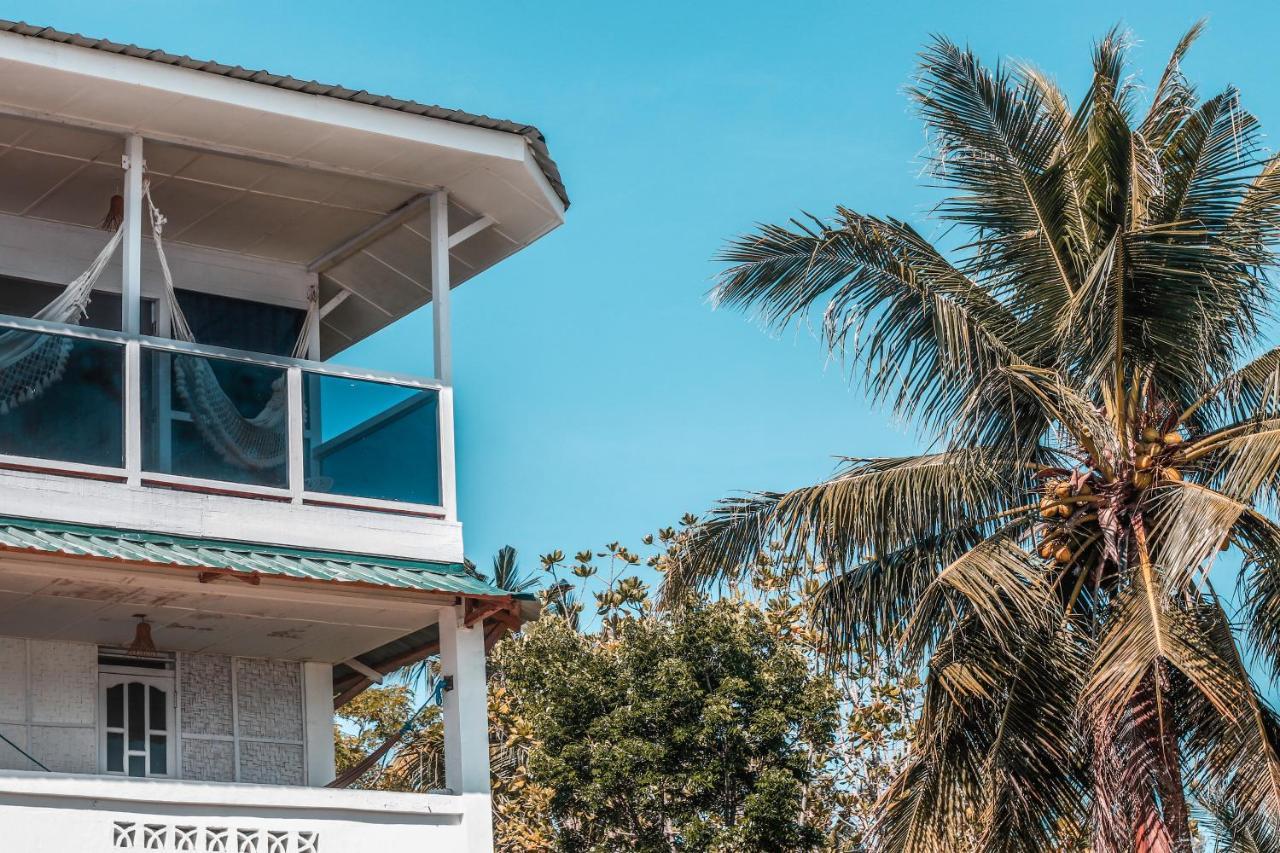 Nias Surf Stay Lagudri Exterior photo